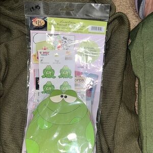 LIME POCKET PURSE ALBUM with the “UPTOWN GIRL” Collection